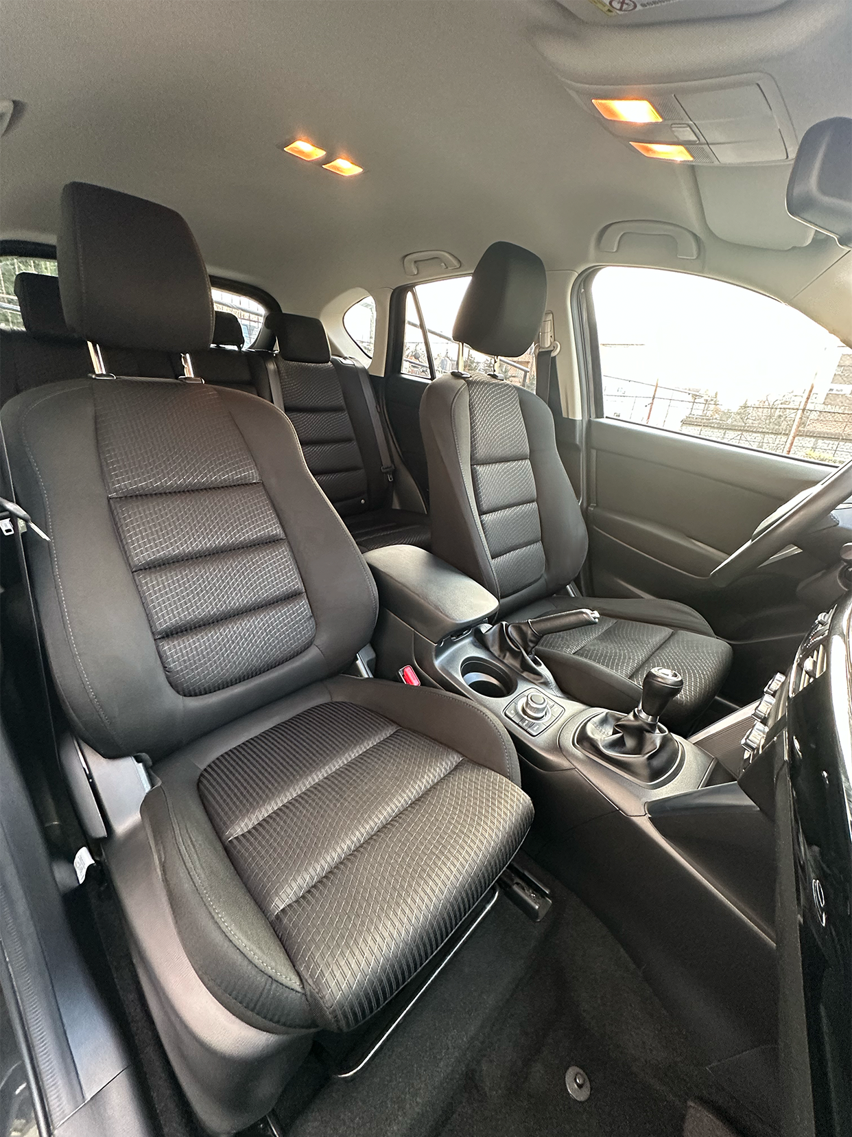 Primer dubinskog pranja enterijera automobila