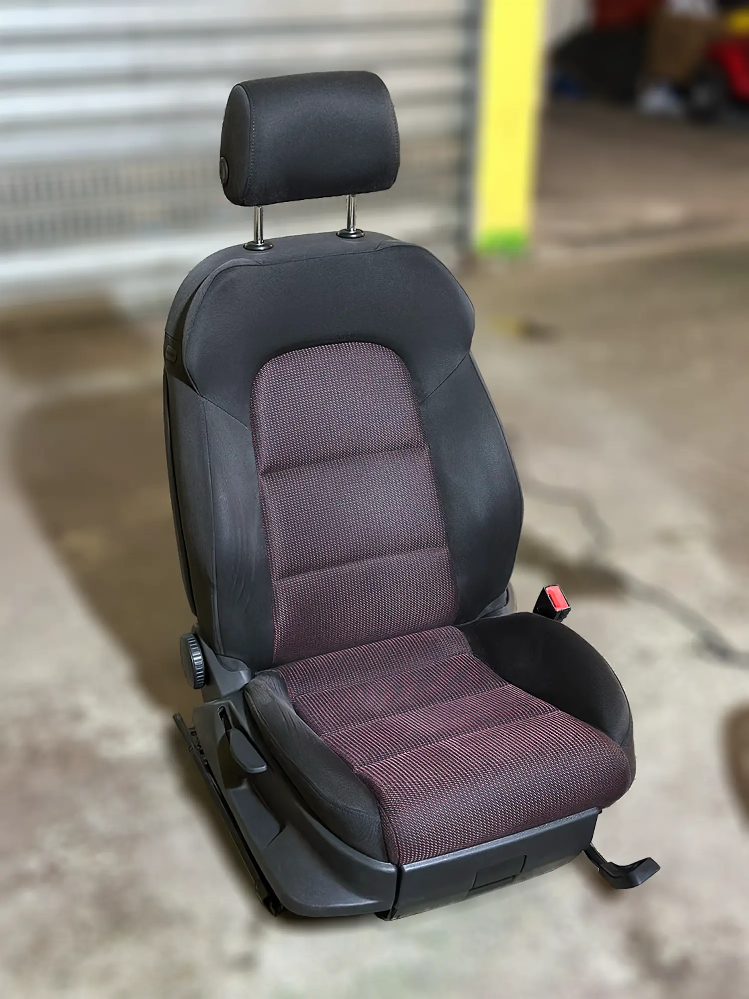 Primer dubinskog pranja auto sedišta